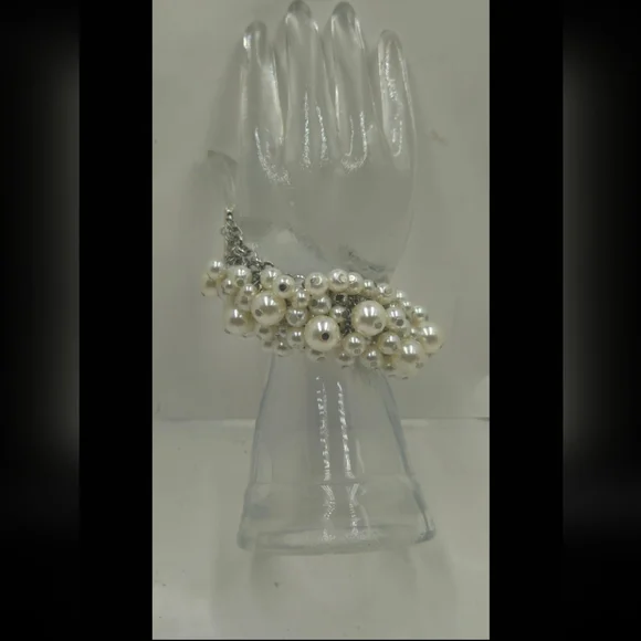 Vintage Aura Faux Cluster Pearl Rhinestone Silver Tone Link Bracelet - Picture 2 of 16